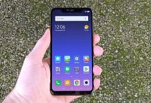 Xiaomi Mi 8 Pro předává recenzi